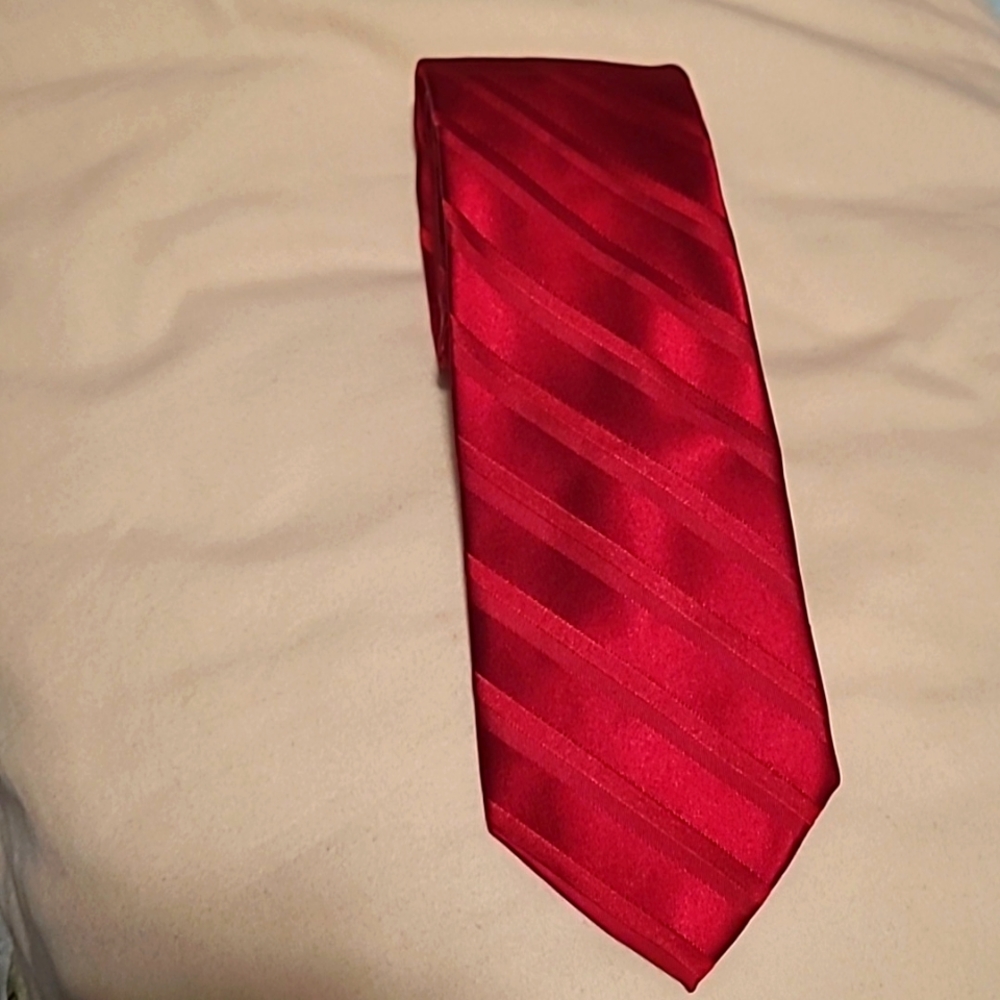 IZOD PRE-OWNED MEN'S SILK NECK TIE STRIPES RED